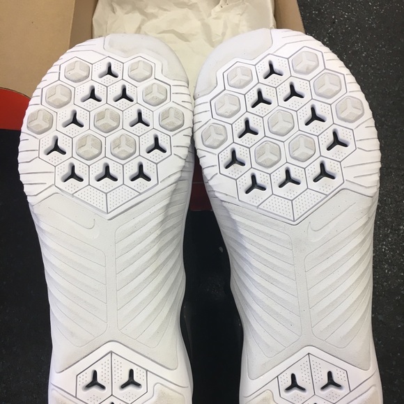 NIKE FREE X METCONS (M8/ W9.5) BRAND NEW WITH BOX - Picture 5 of 8